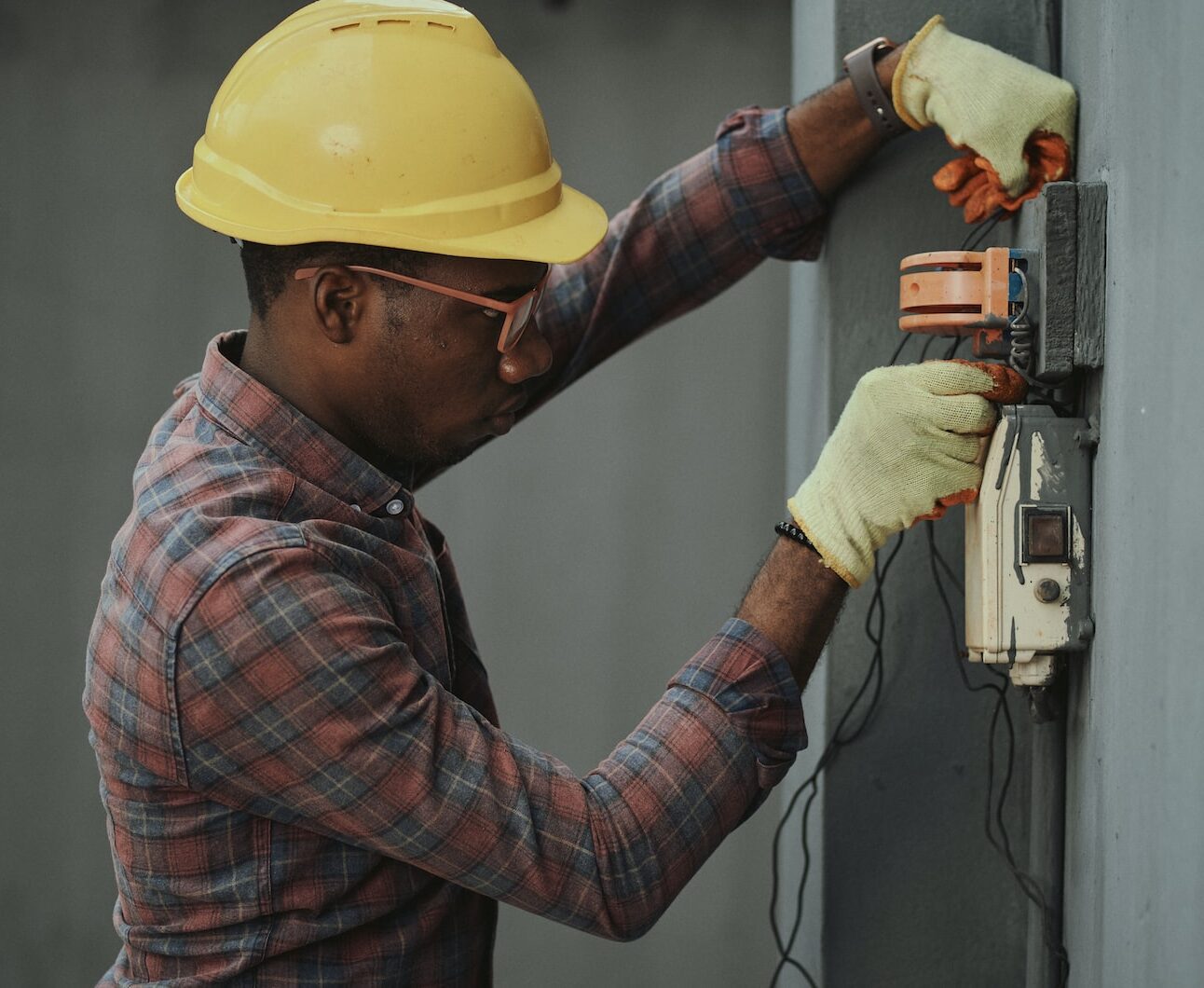 We are hiring A/C technicians